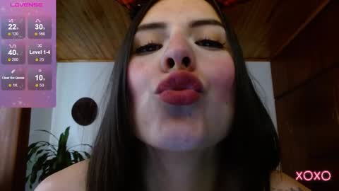 VICTORIA MARTELO online show from 23, 12, 2024