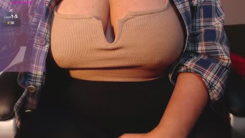 Snapshot of victoria_monteroo chatting on 22, 12, 2024 Call me Vic online show from 22, 12, 2024