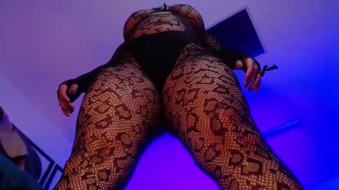 Snapshot of victoria_monteroo chatting on 28, 2, 2025 Call me Vic online show from 28, 2, 2025