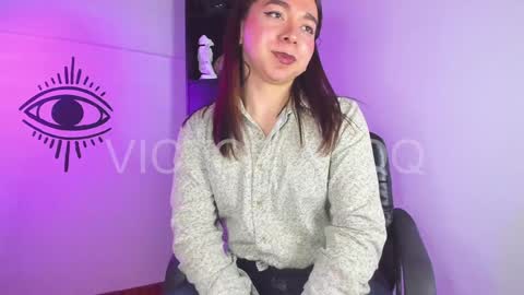 Snapshot of victoria_qq chatting on 4, 1, 2025 D A N I online show from 4, 1, 2025