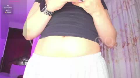 Snapshot of victoria_qq chatting on 30, 1, 2025 D A N I online show from 30, 1, 2025