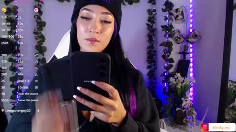 Victoria  online show from 19, 9, 2025