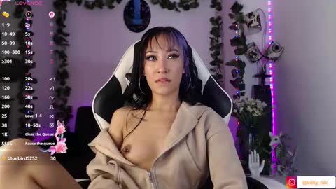 Victoria  online show from 24, 11, 2025