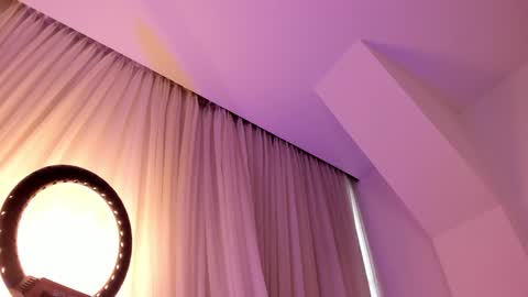 victoria  online show from 1, 2, 2025