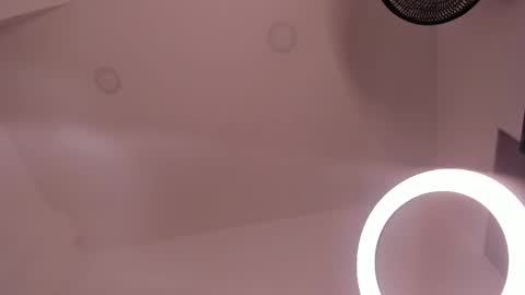 victoria  online show from 3, 3, 2025