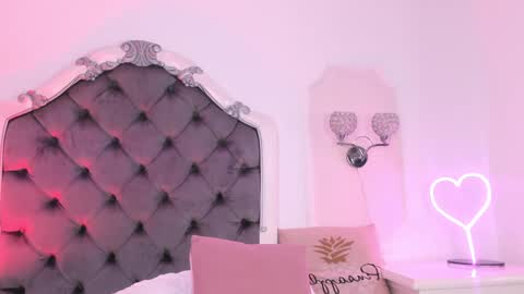 victoria_watsson online show from 1, 2, 2025