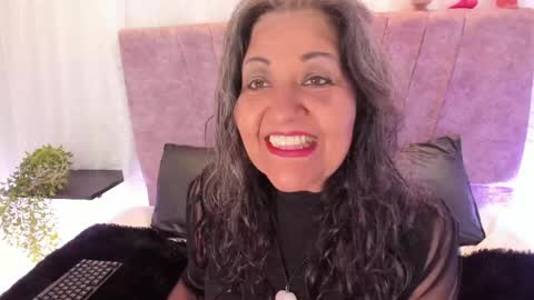 victoriaa_anderson_ online show from 15, 4, 2026