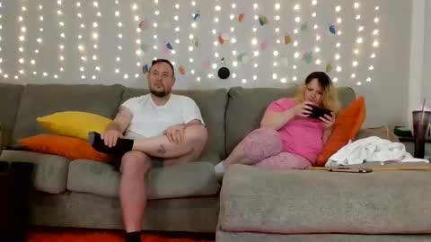 Snapshot of victoriaandjesse chatting on 17, 12, 2024 Victoria and Jesse online show from 17, 12, 2024