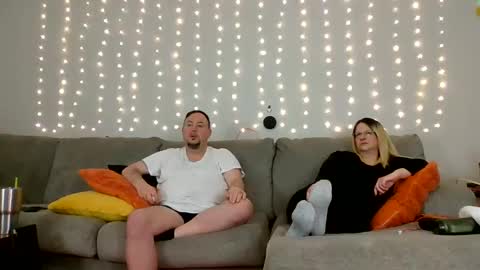 Snapshot of victoriaandjesse chatting on 23, 12, 2024 Victoria and Jesse online show from 23, 12, 2024