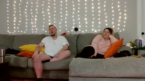 Snapshot of victoriaandjesse chatting on 4, 1, 2025 Victoria and Jesse online show from 4, 1, 2025