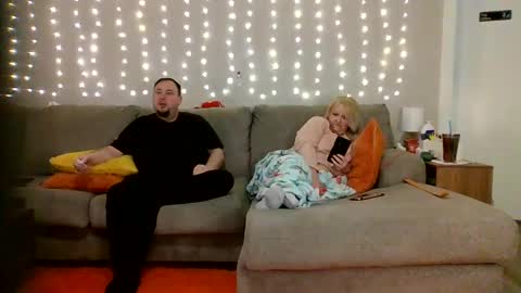 Snapshot of victoriaandjesse chatting on 22, 2, 2025 Victoria and Jesse online show from 22, 2, 2025