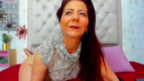 victoriaarousse online show from 3, 2, 2025