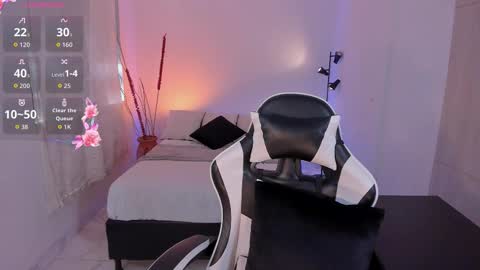 Snapshot of victorialevy chatting on 8, 10, 2025 Victoria Levy online show from 8, 10, 2025