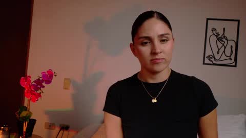 Snapshot of victorianova chatting on 18, 5, 2026 VictoriaNova online show from 18, 5, 2026