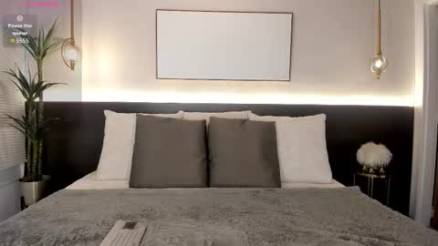 Victoria Shelby  online show from 5, 10, 2025