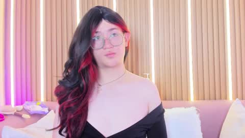 victoriastrom  online show from 16, 5, 2026