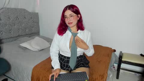 Snapshot of victoriathomponss chatting on 19, 1, 2025 Victoria online show from 19, 1, 2025