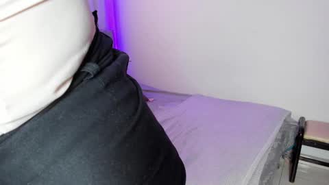 Snapshot of victoriathomponss chatting on 12, 2, 2025 Victoria online show from 12, 2, 2025