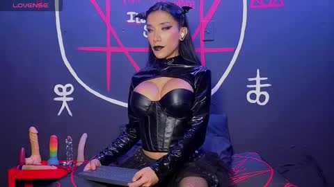 Victoria Vampire online show from 20, 9, 2025