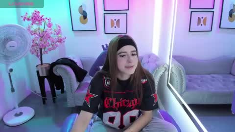 Snapshot of victoriia_doll chatting on 17, 4, 2026 Victoria. online show from 17, 4, 2026