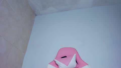 samantha victoria hall online show from 16, 2, 2025