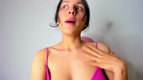 samantha victoria hall online show from 28, 2, 2025