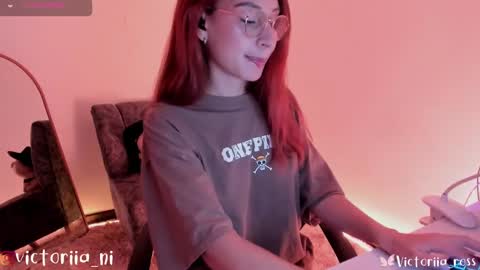 Snapshot of victoriia_ross chatting on 31, 1, 2025 Annie vic online show from 31, 1, 2025