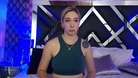 Snapshot of victtoria_lee chatting on 13, 11, 2025 victtoria lee online show from 13, 11, 2025