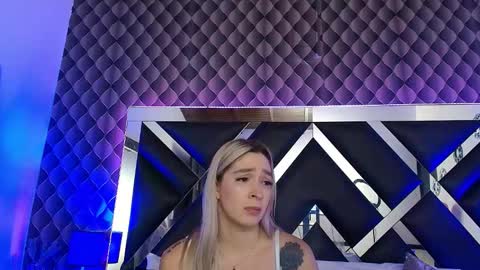 Snapshot of victtoria_lee chatting on 20, 11, 2025 victtoria lee online show from 20, 11, 2025