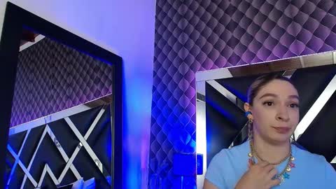 Snapshot of victtoria_lee chatting on 21, 11, 2025 victtoria lee online show from 21, 11, 2025