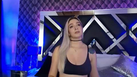 Snapshot of victtoria_lee chatting on 27, 11, 2025 victtoria lee online show from 27, 11, 2025