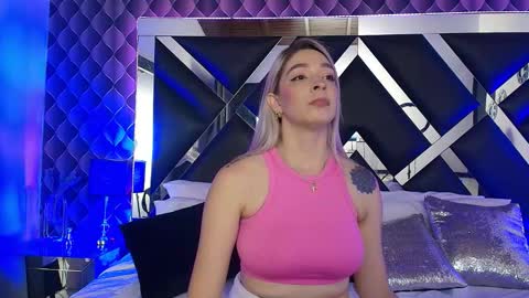 Snapshot of victtoria_lee chatting on 3, 12, 2025 victtoria lee online show from 3, 12, 2025