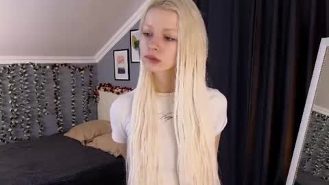 Snapshot of vienna_gones chatting on 28, 6, 2026 Eva online show from 28, 6, 2026