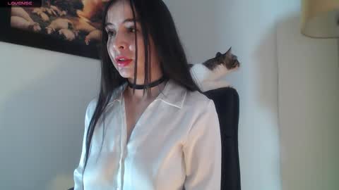 VIOLET  online show from 4, 3, 2026