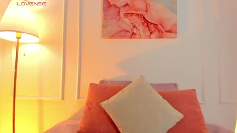 VIOLET MOON online show from 11, 4, 2026