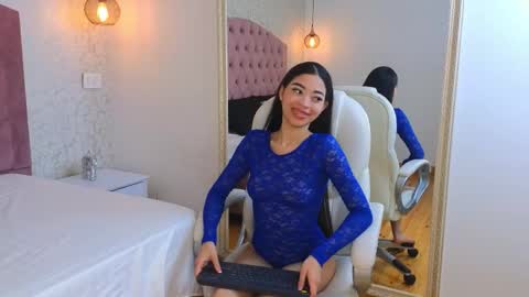 Violet  online show from 21, 12, 2025