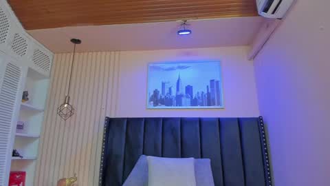 Viiolett online show from 23, 1, 2025