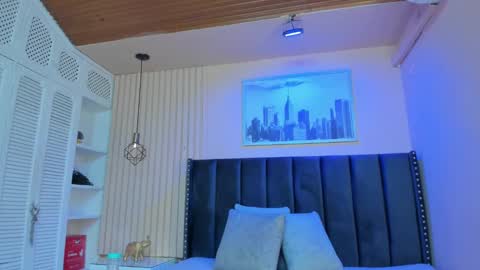 Viiolett online show from 11, 2, 2025