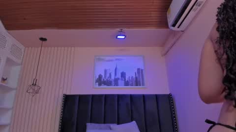 Viiolett online show from 20, 2, 2025