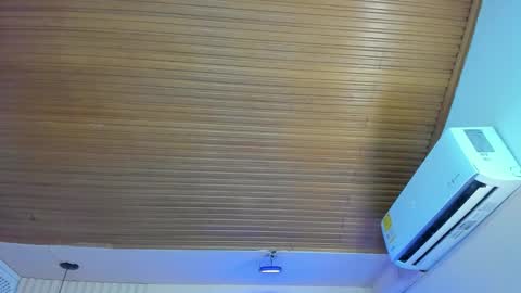 Viiolett online show from 12, 10, 2025