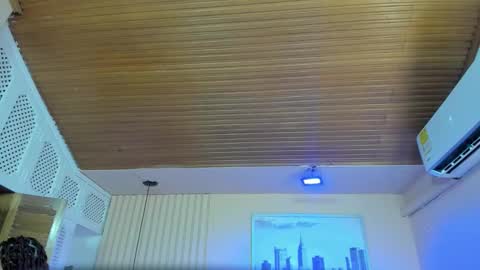 Viiolett online show from 14, 12, 2025