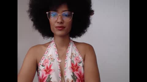 Snapshot of viiolettaaa chatting on 9, 5, 2026 viiolettaaa online show from 9, 5, 2026