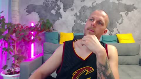 vikingchrisss online show from 17, 7, 2026