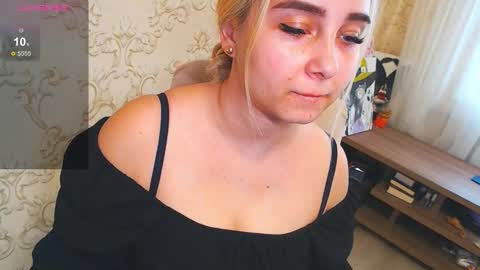 Snapshot of vikiwaitingforyou chatting on 19, 2, 2025 Vitoria online show from 19, 2, 2025