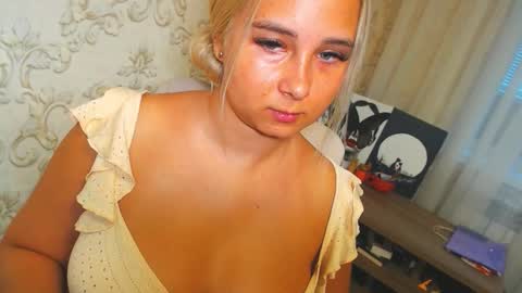 Snapshot of vikiwaitingforyou chatting on 9, 10, 2025 Vitoria online show from 9, 10, 2025