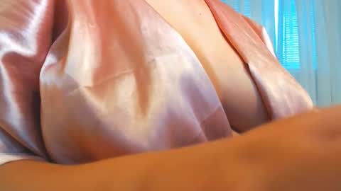 Snapshot of vikiwaitingforyou chatting on 7, 11, 2025 Vitoria online show from 7, 11, 2025