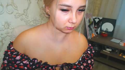 Snapshot of vikiwaitingforyou chatting on 30, 11, 2025 Vitoria online show from 30, 11, 2025