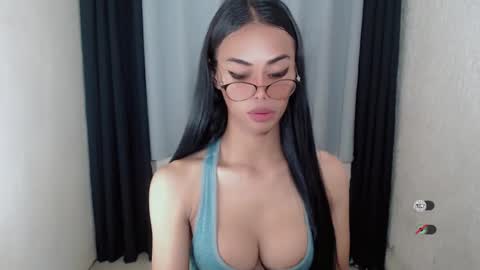 Snapshot of vikkylustfull chatting on 10, 2, 2025 vikkylustfull online show from 10, 2, 2025