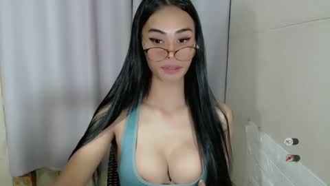 Snapshot of vikkylustfull chatting on 27, 2, 2025 vikkylustfull online show from 27, 2, 2025