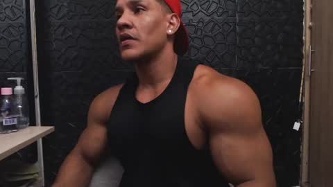 Viktor Herrera online show from 10, 10, 2025